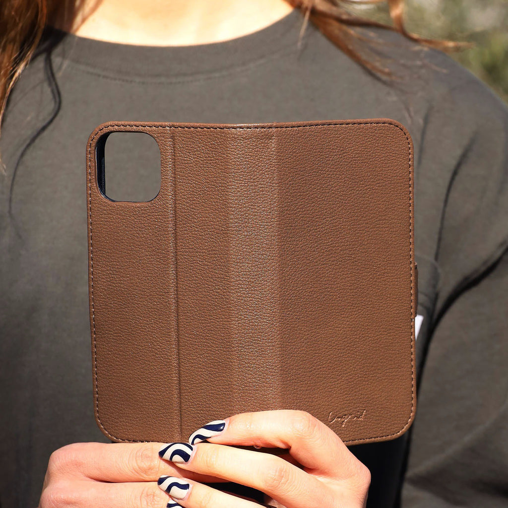 Ungrid Book Type Case BROWN【iPhone 13対応】 4589676565175