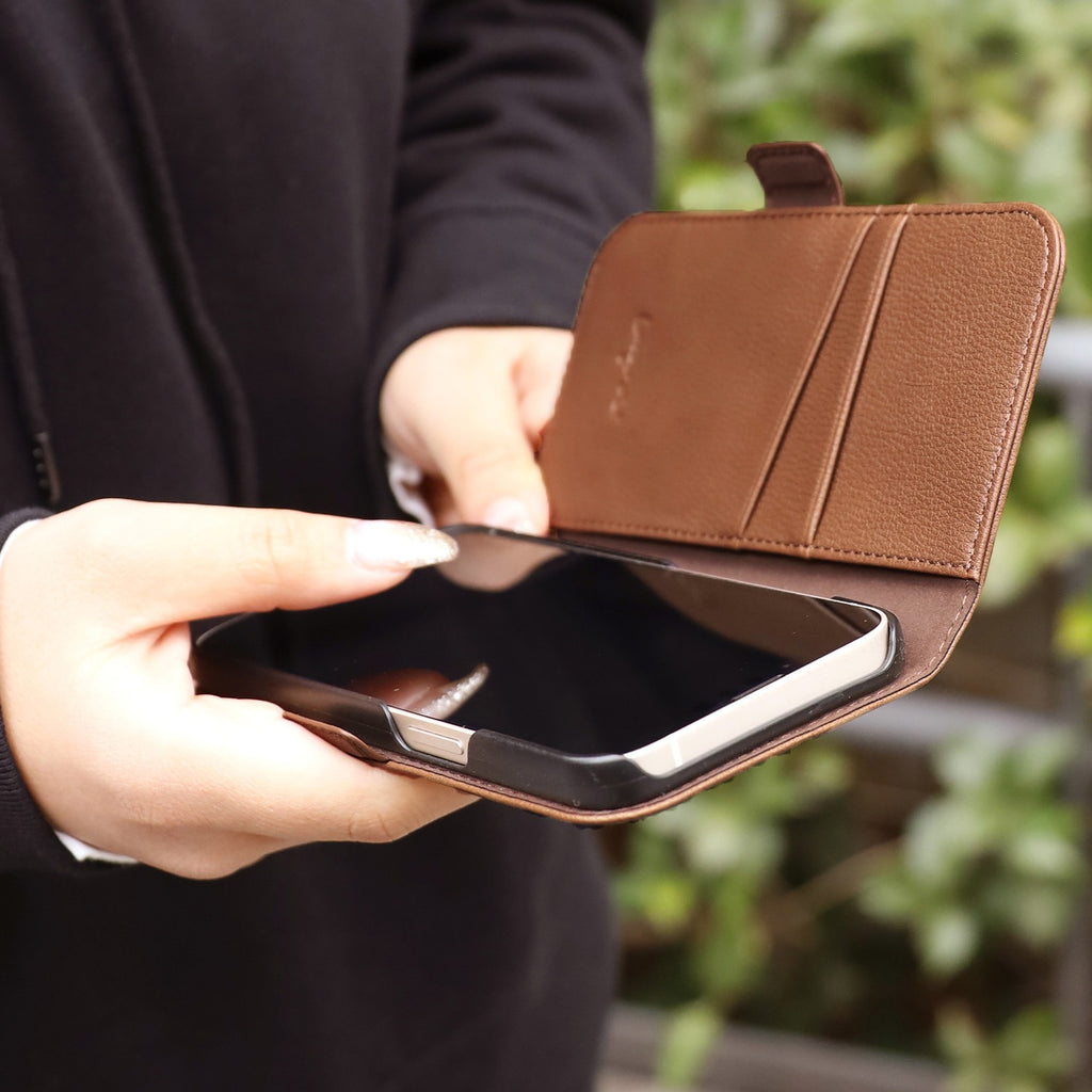 Ungrid Book Type Case BROWN【iPhone 13対応】 4589676565175
